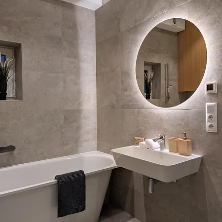 Amberhall Gertrude's